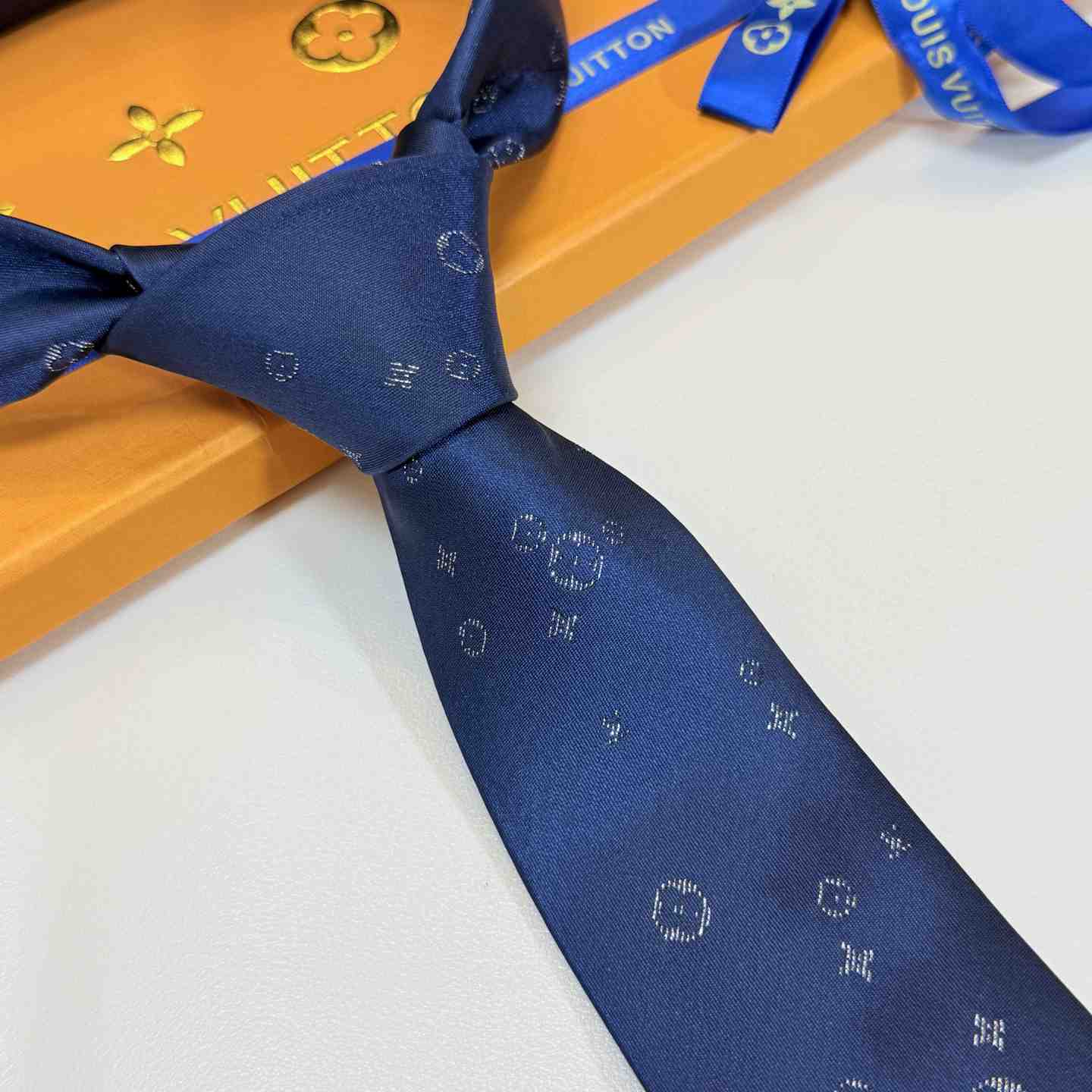 Louis Vuitton LV Starry Night Tie M9A448 - DesignerGu