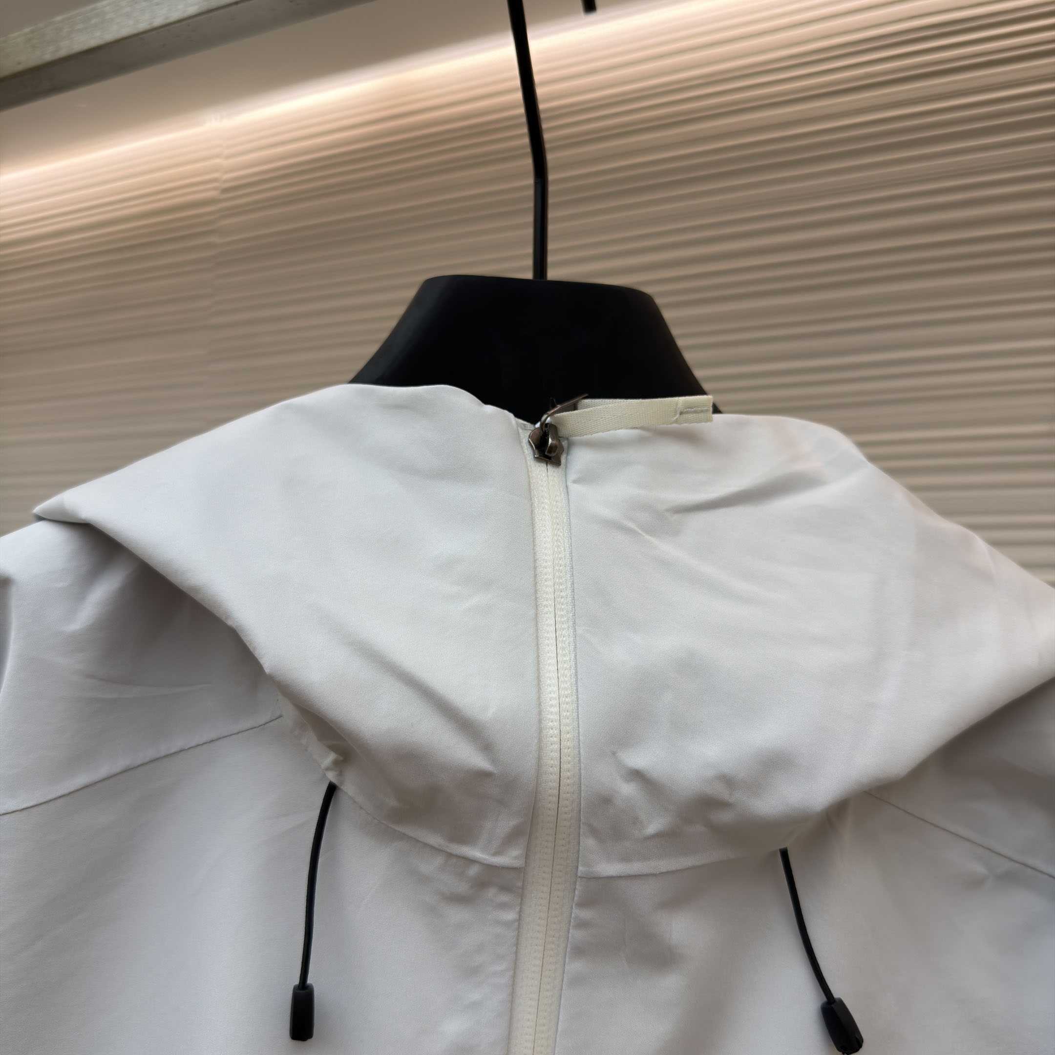 Arc'teryx Beta LT Jacket  - DesignerGu