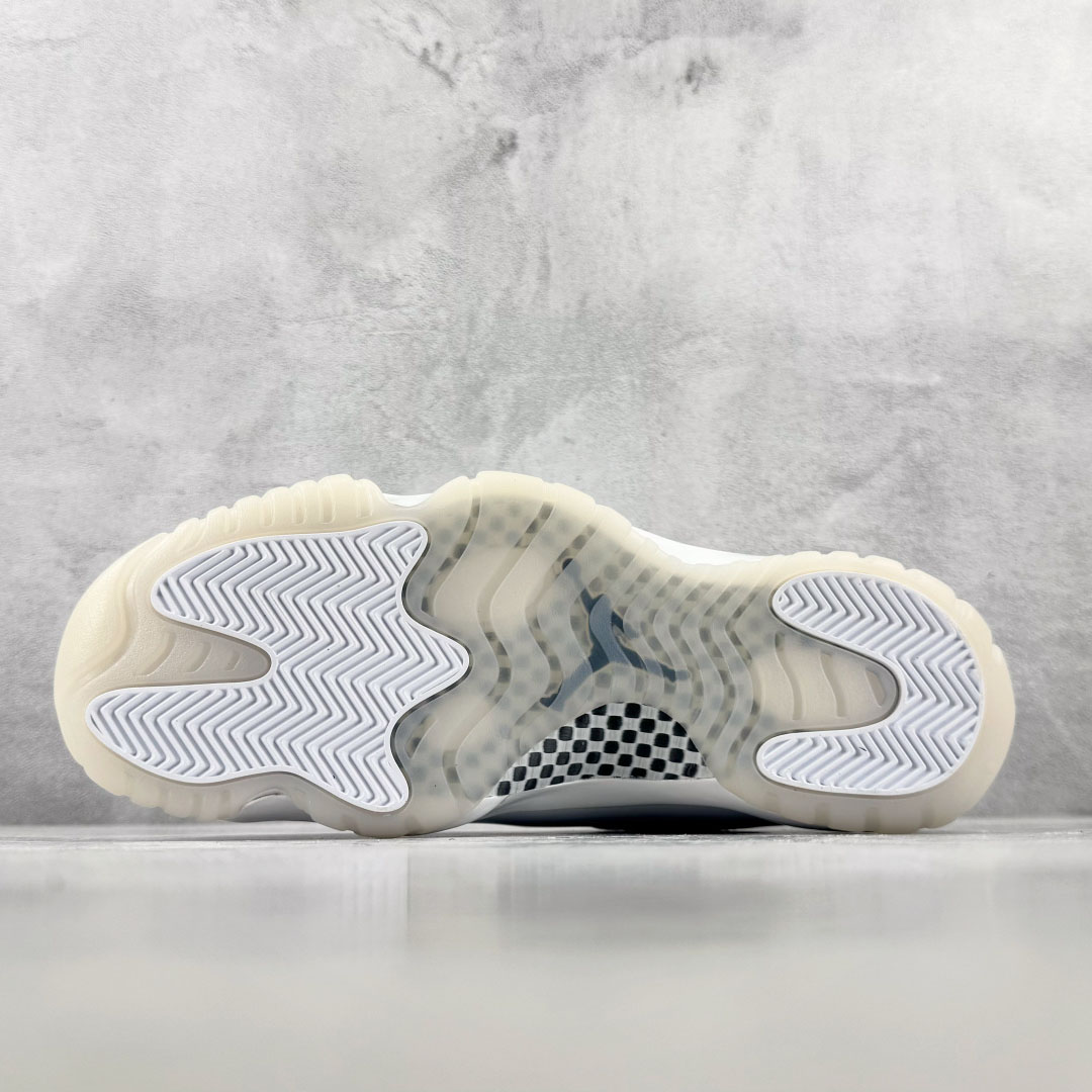 Jordan  Comme des Garçons × Jordan Air Jordan 11 Sneakers IV7639-100 - DesignerGu