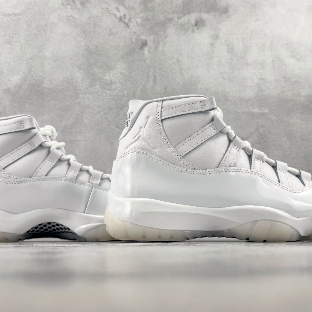 Jordan  Comme des Garçons × Jordan Air Jordan 11 Sneakers IV7639-100 - DesignerGu
