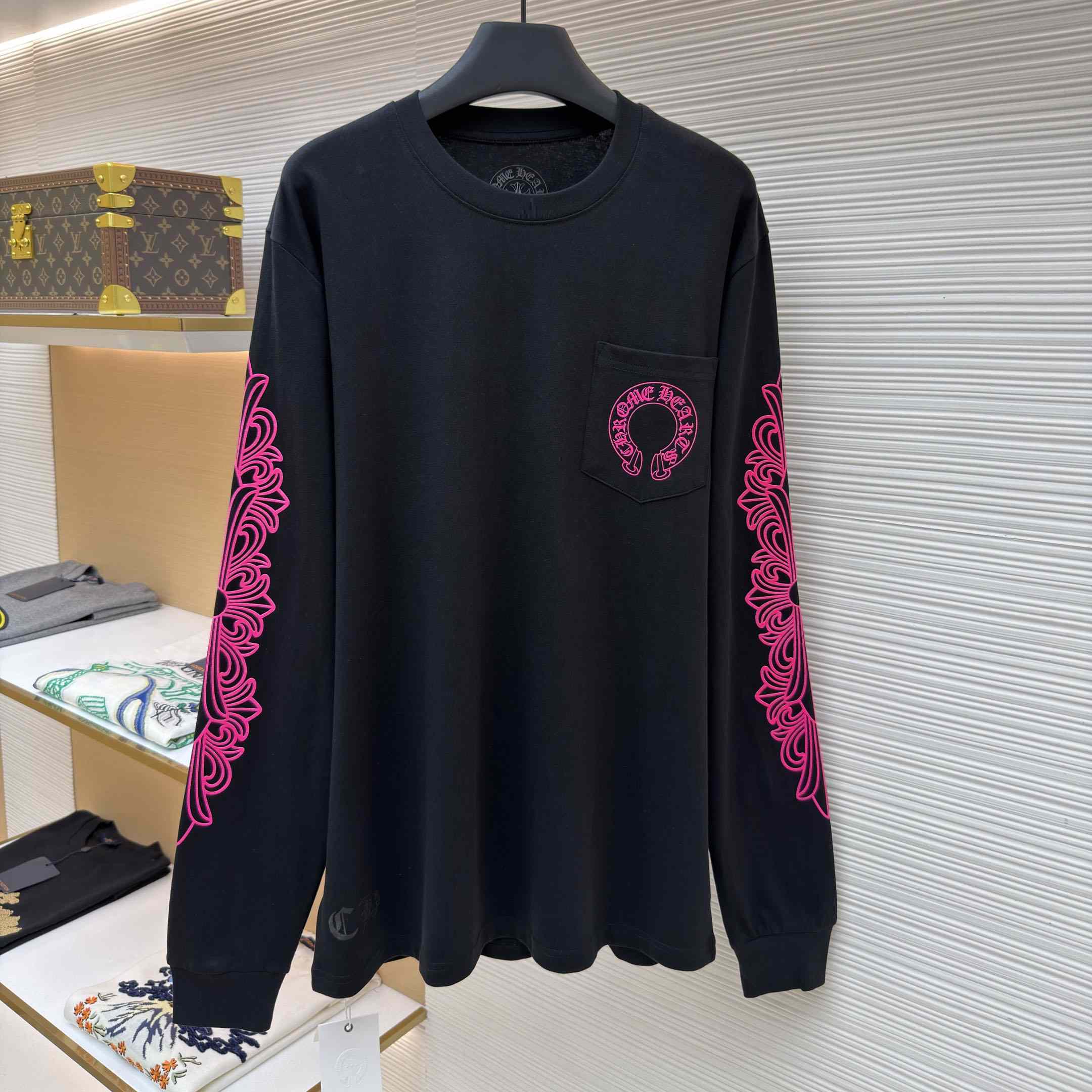 Chrome Hearts  Pink Horseshoe Black Long Sleeve Tee - DesignerGu