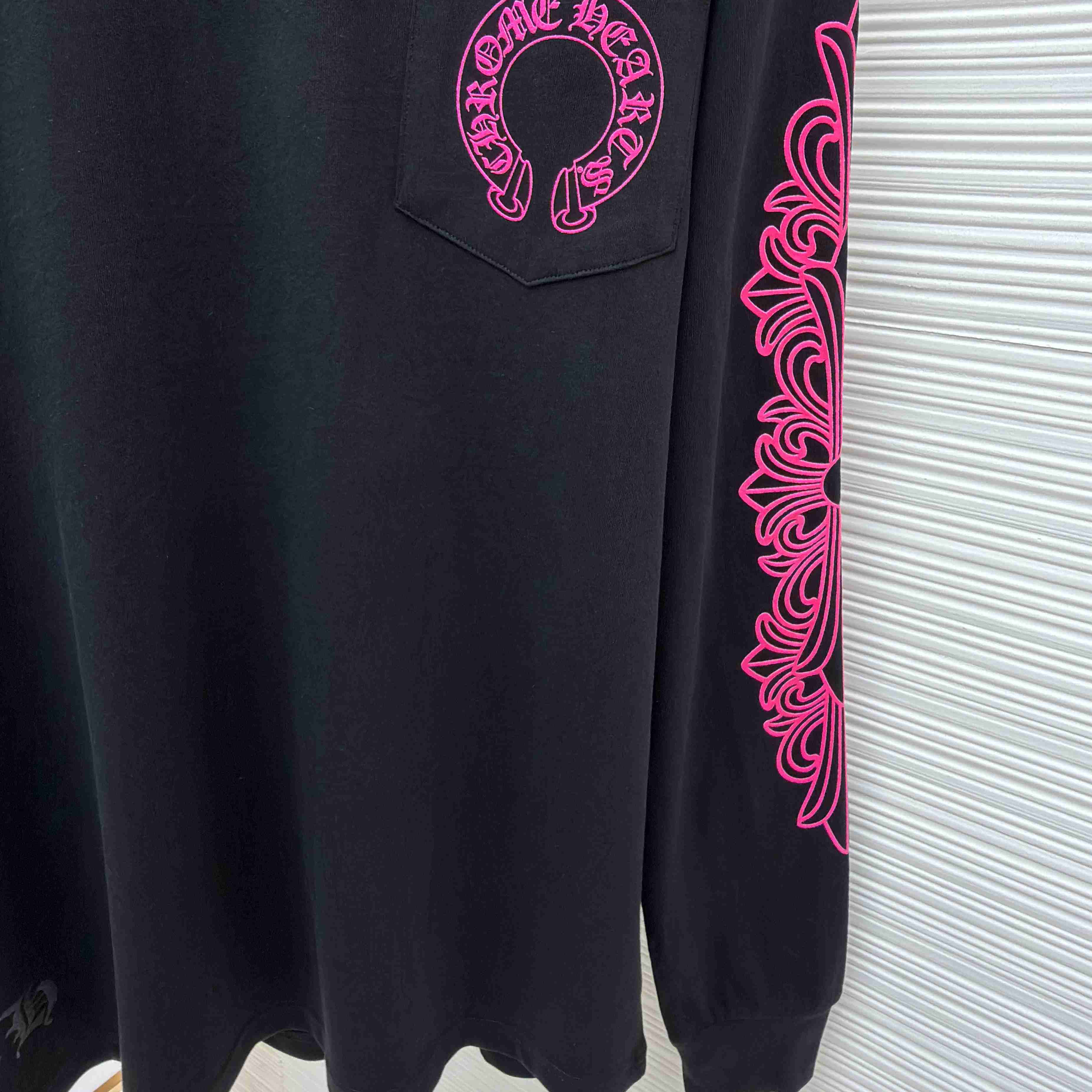 Chrome Hearts  Pink Horseshoe Black Long Sleeve Tee - DesignerGu