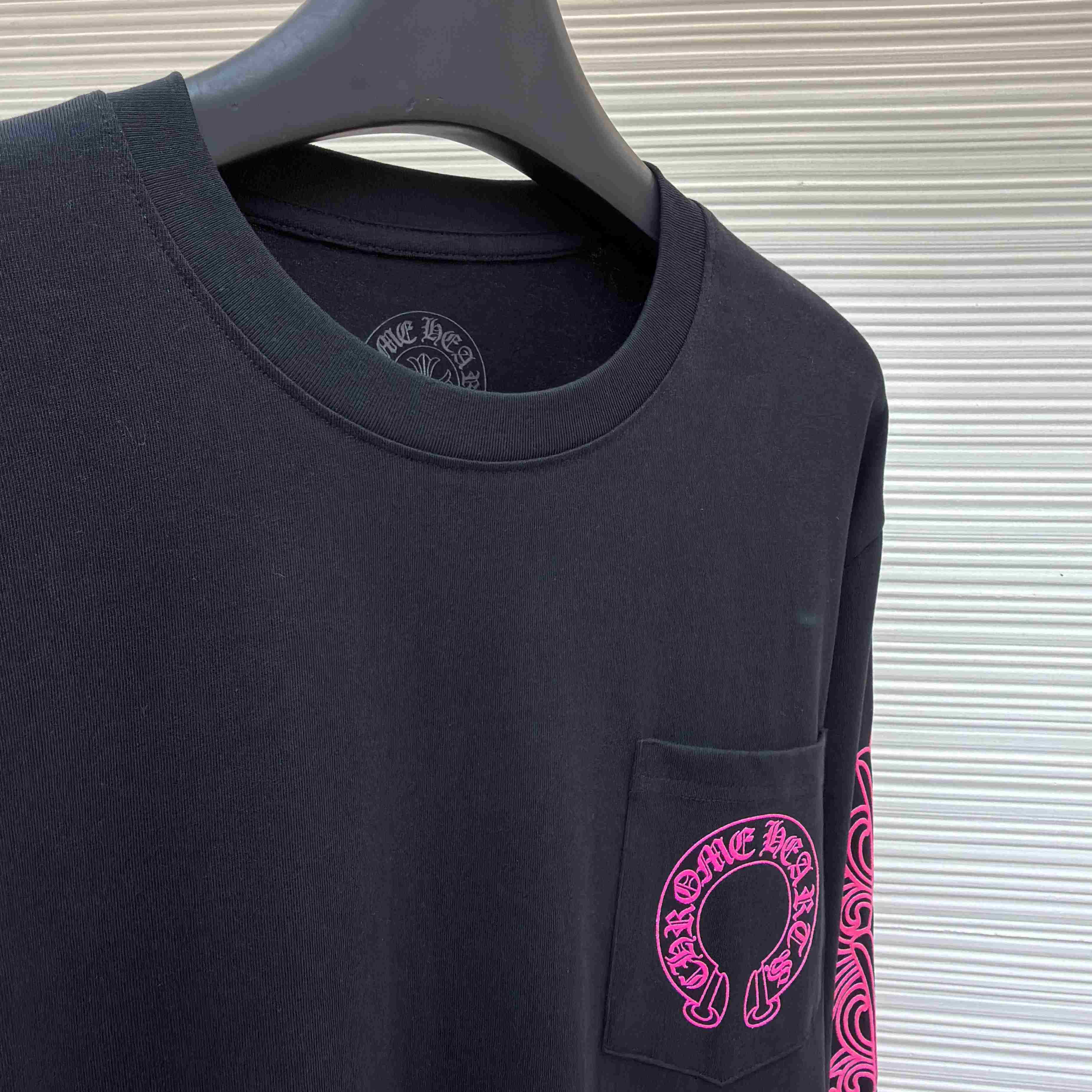 Chrome Hearts  Pink Horseshoe Black Long Sleeve Tee - DesignerGu