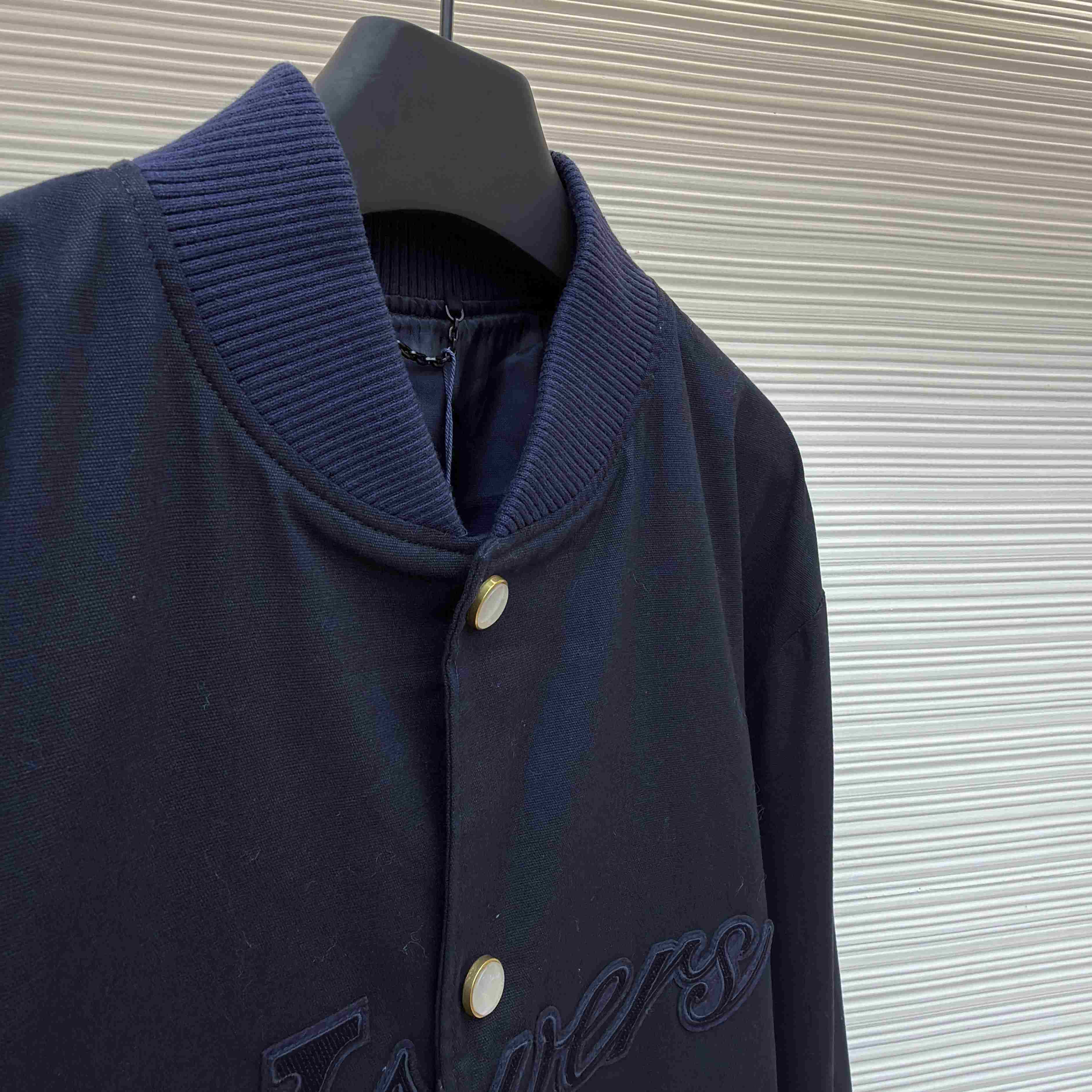 Louis Vuitton LV Lovers Bomber 1AGHW7 - DesignerGu