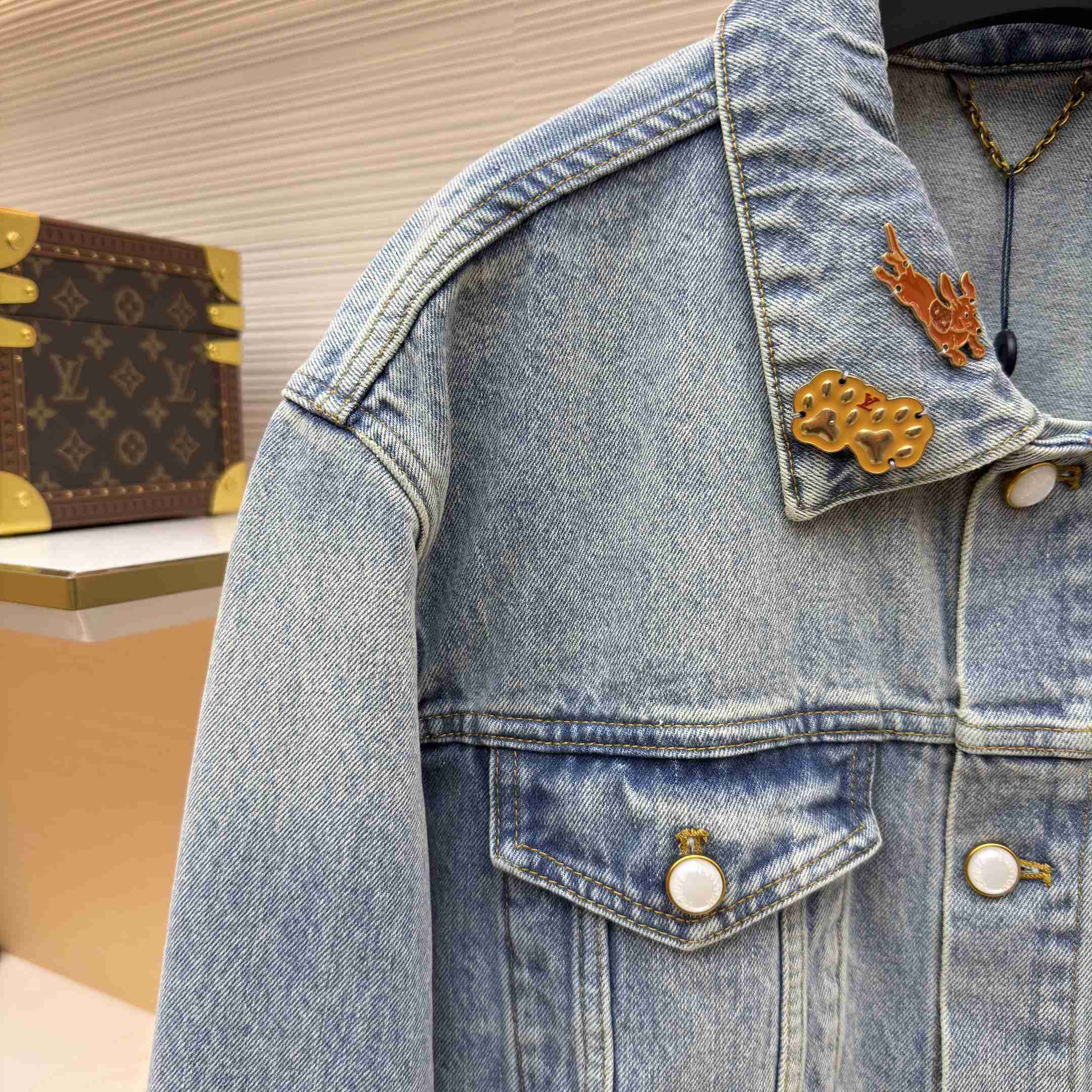 Louis Vuitton Chinese Valentine’s Day LV Denim Trucker Jacket 1AKOSU - DesignerGu