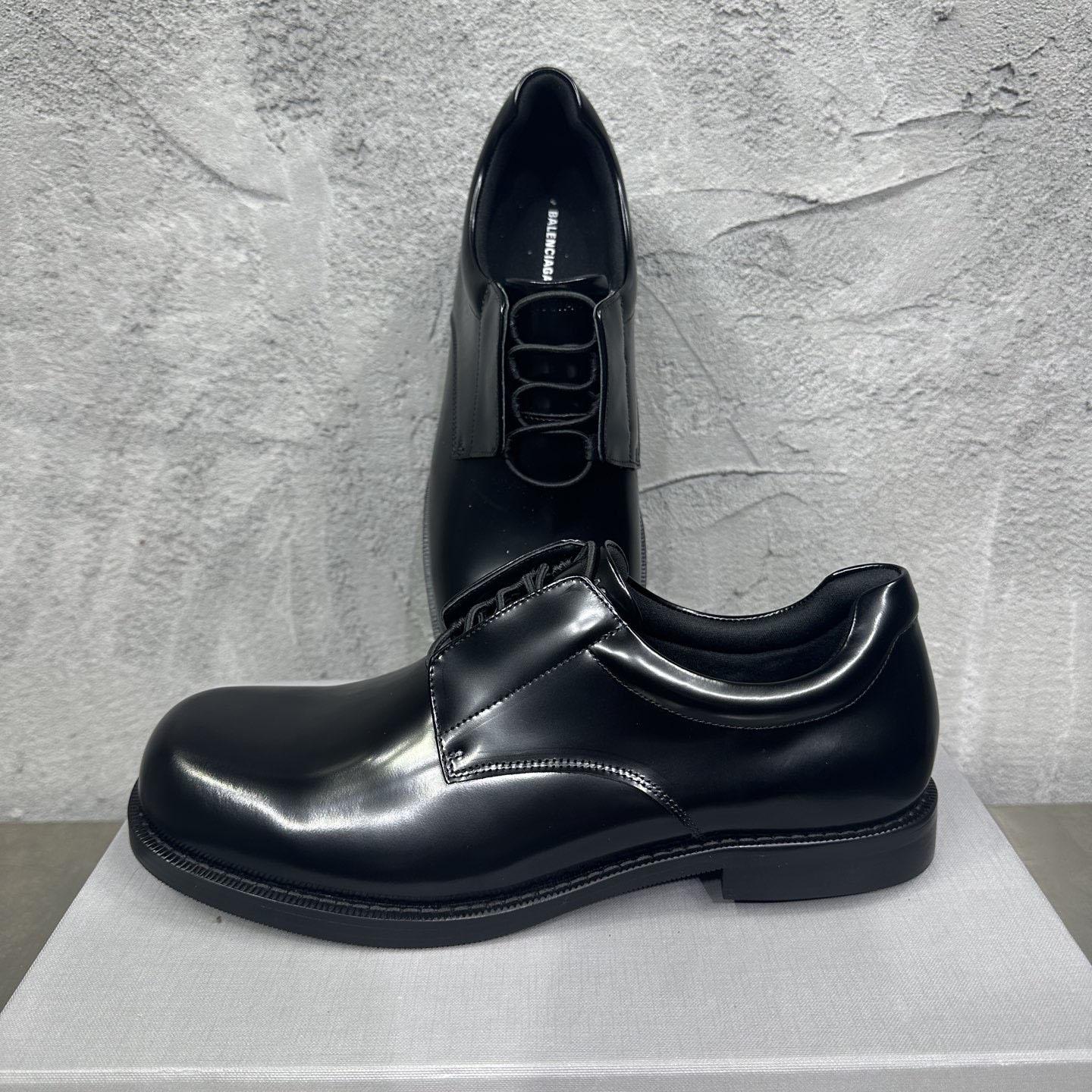 Balenciaga Comfy Derby In Black - DesignerGu