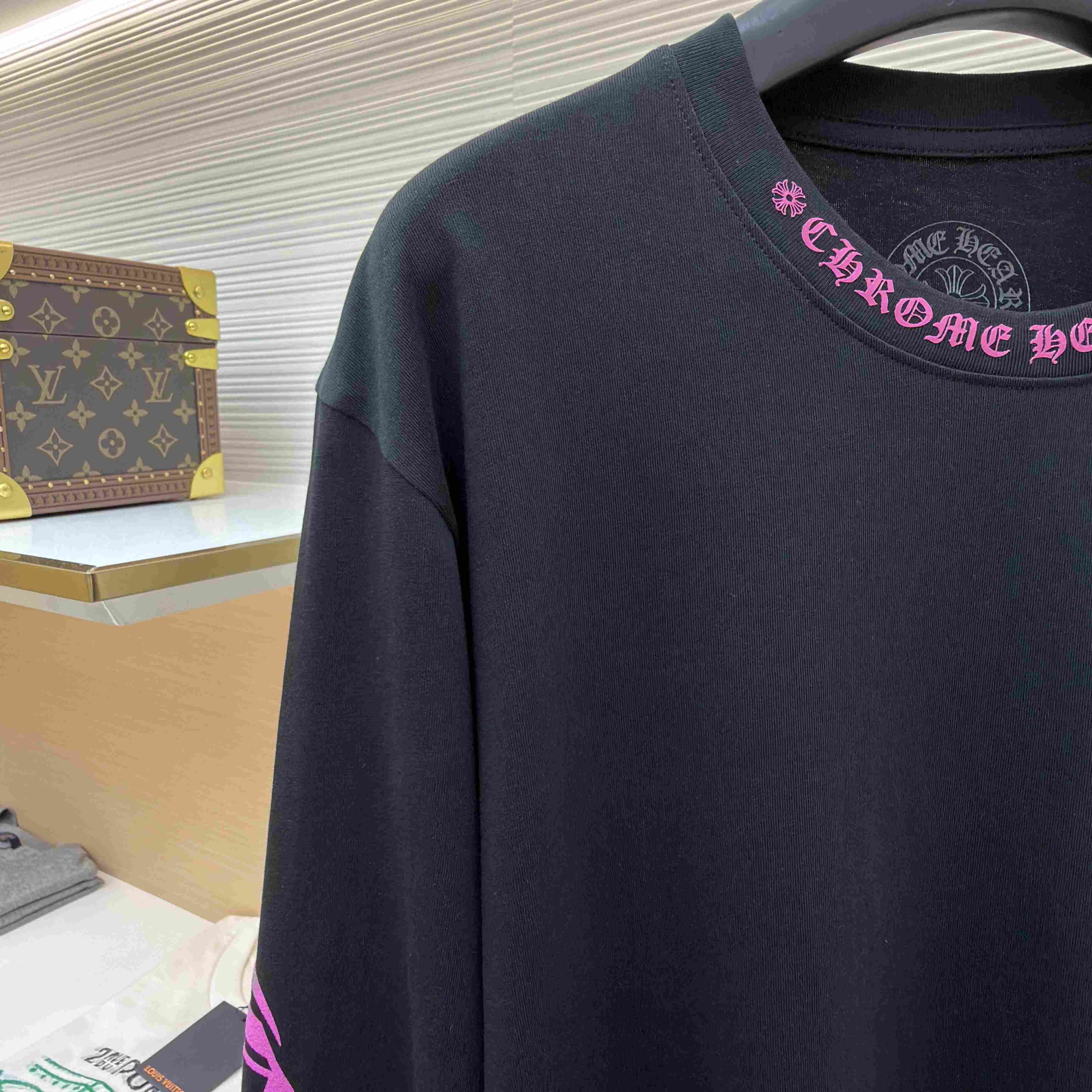 Chrome Hearts  Pink Horseshoe Black Long Sleeve Tee - DesignerGu