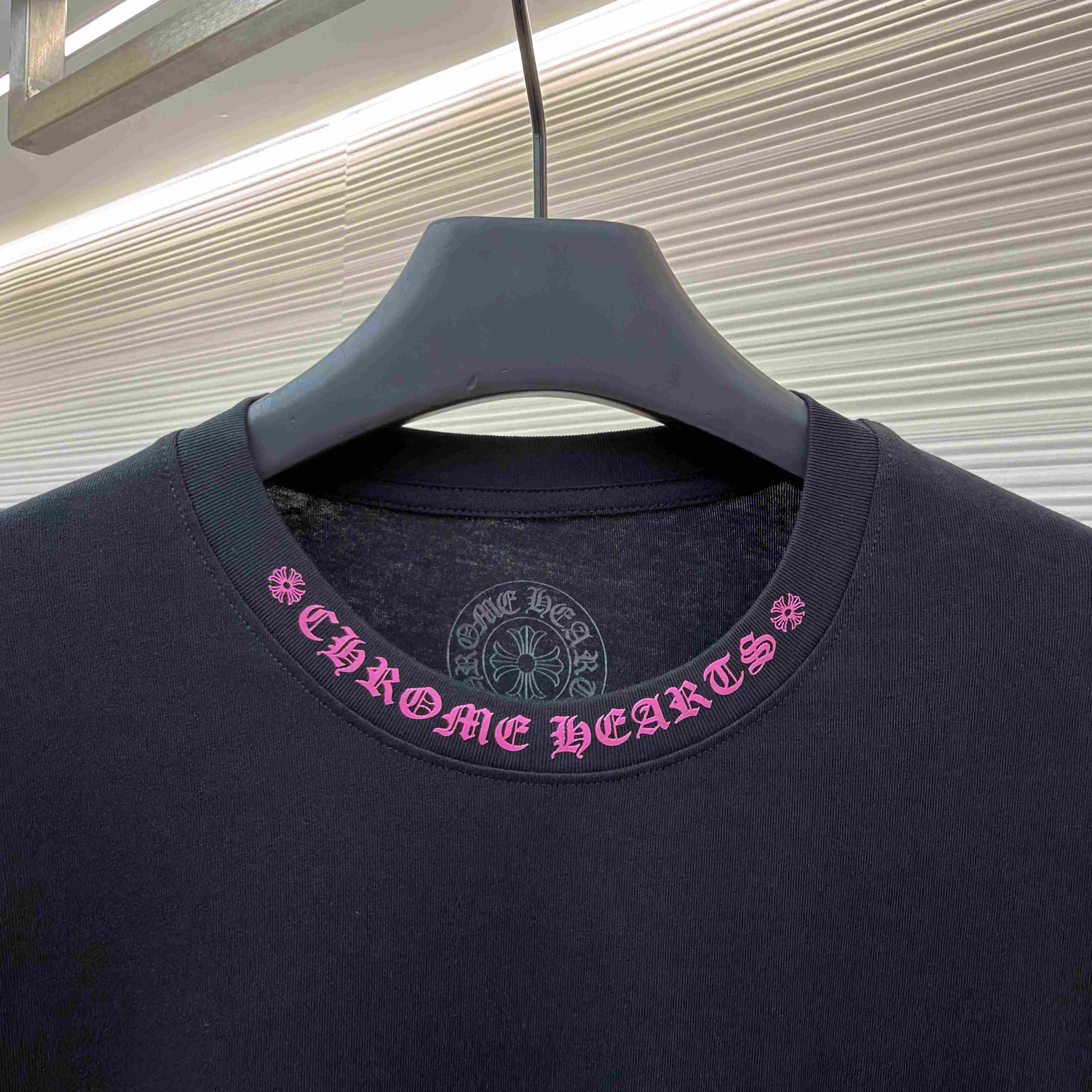 Chrome Hearts  Pink Horseshoe Black Long Sleeve Tee - DesignerGu