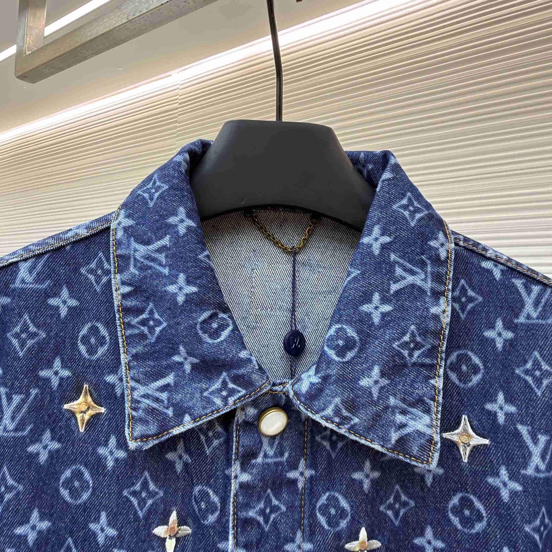 Louis Vuitton Monogram Embroidered Denim Overshirt 1AJRNU - DesignerGu