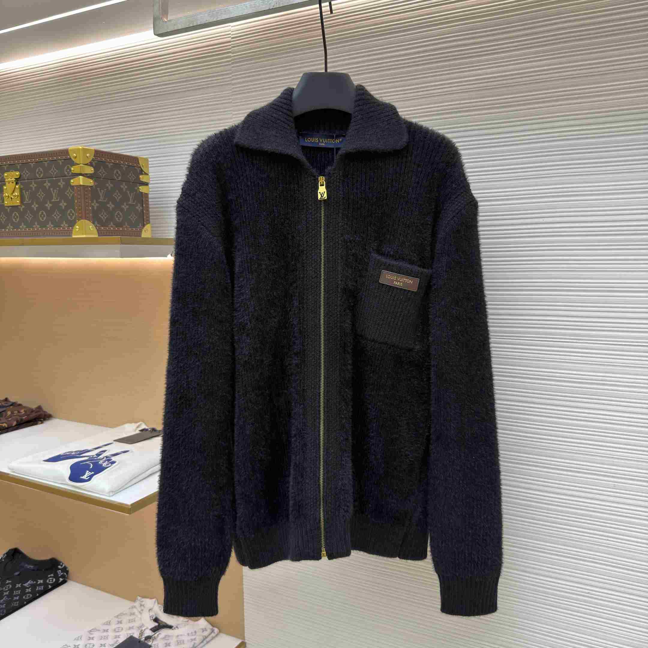 Louis Vuitton Zippered Textured Overshirt 1AKLVI - DesignerGu