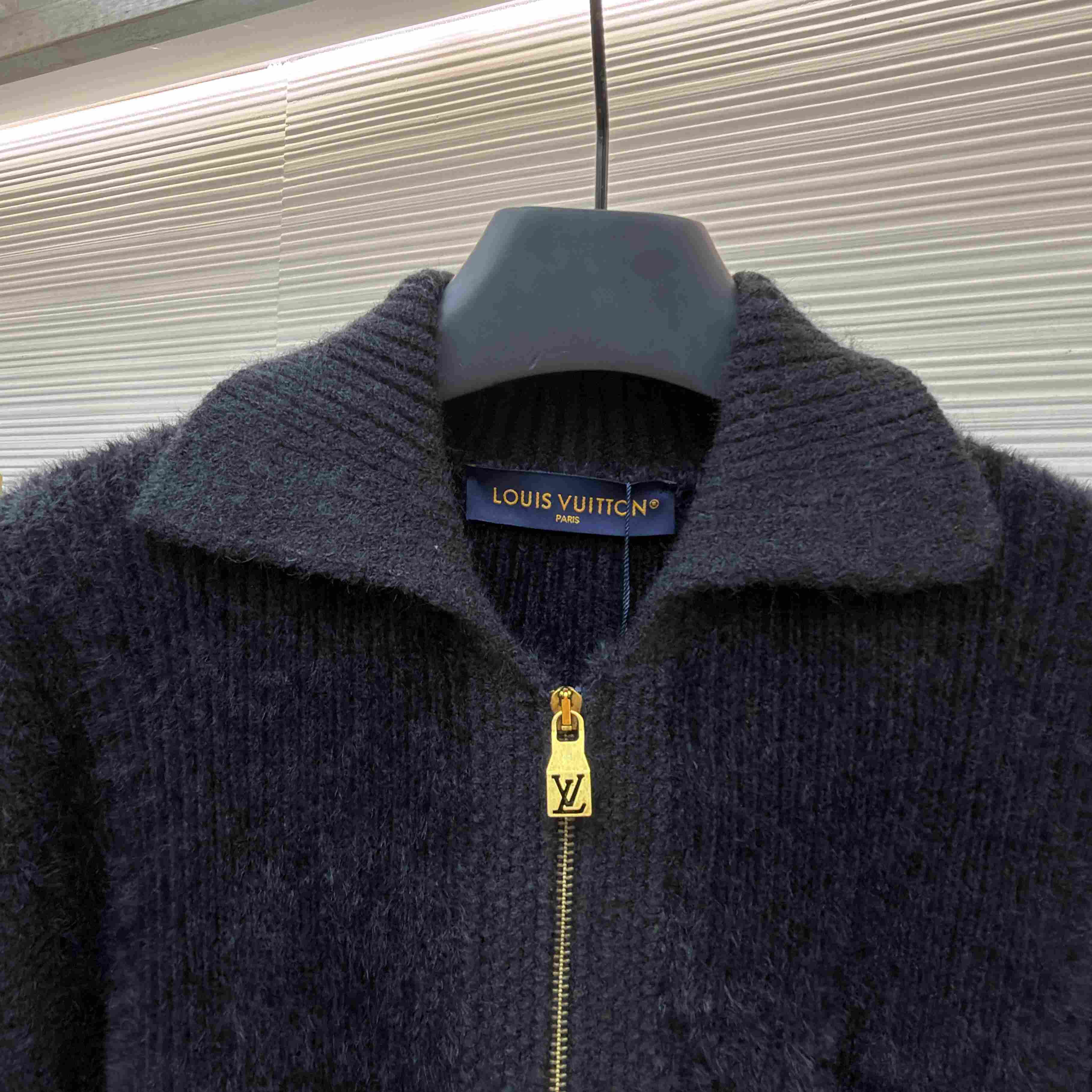 Louis Vuitton Zippered Textured Overshirt 1AKLVI - DesignerGu
