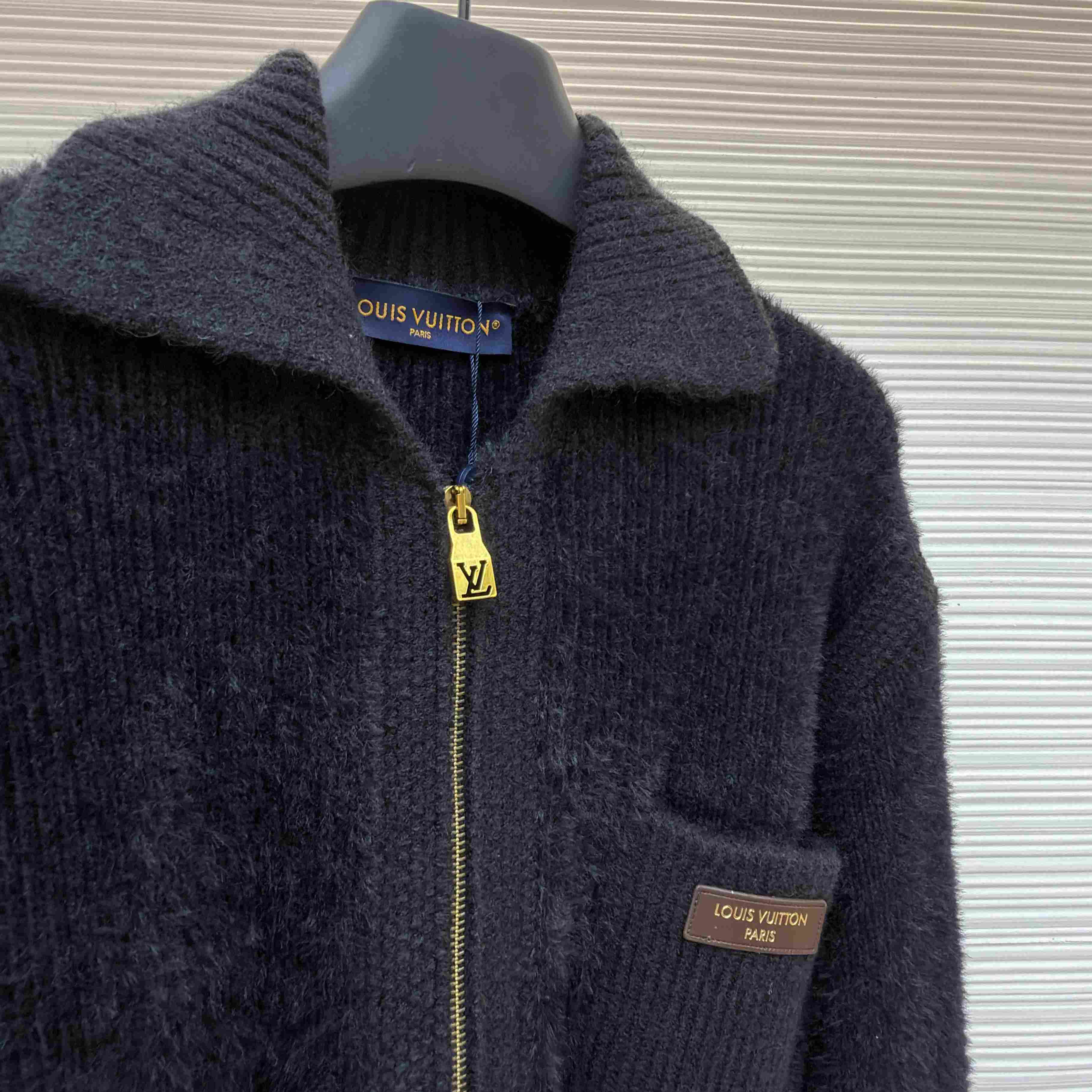 Louis Vuitton Zippered Textured Overshirt 1AKLVI - DesignerGu