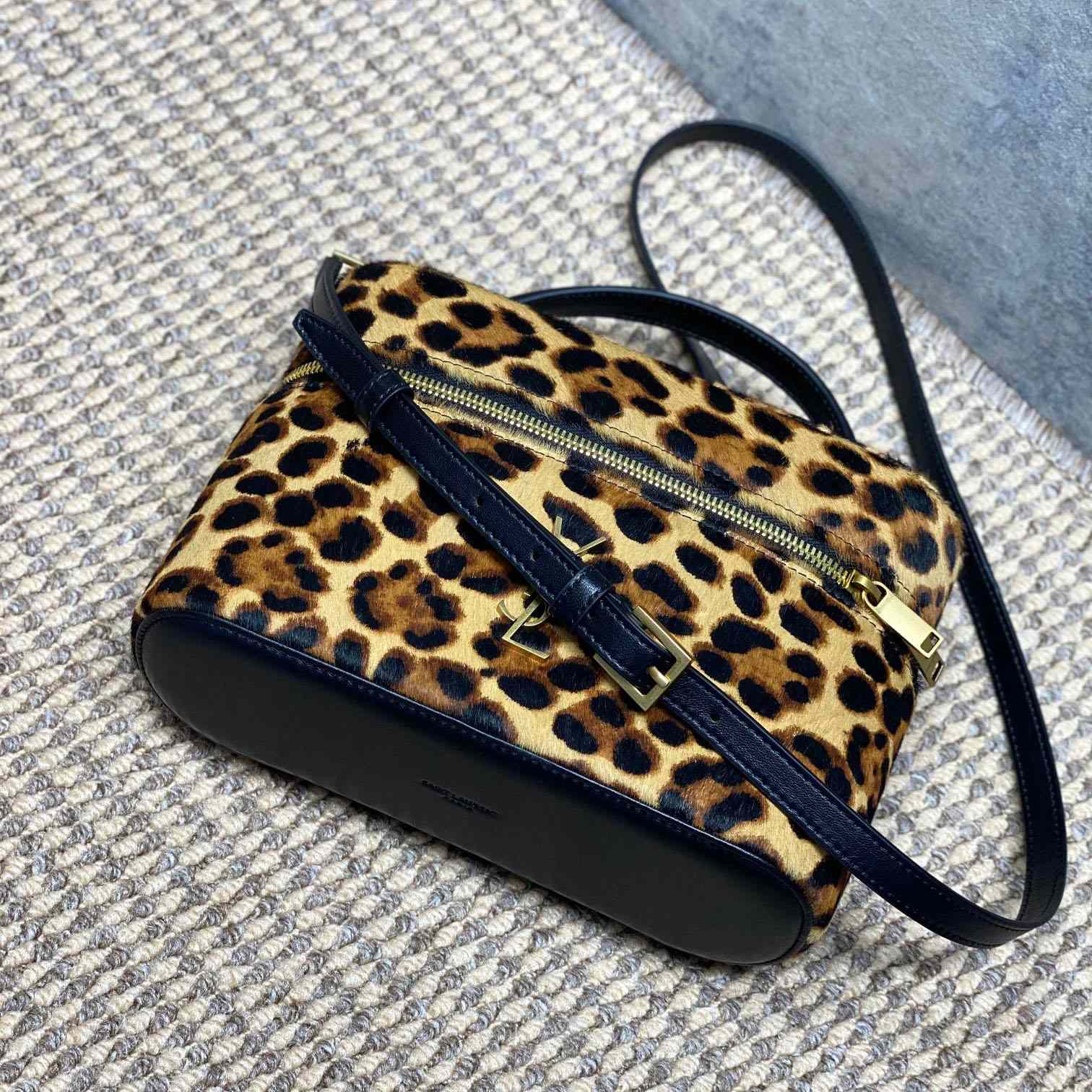 Saint Laurent GABY Vanity large In Suede - DesignerGu