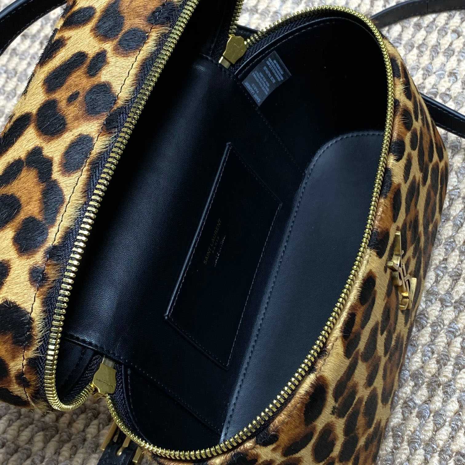 Saint Laurent GABY Vanity large In Suede - DesignerGu