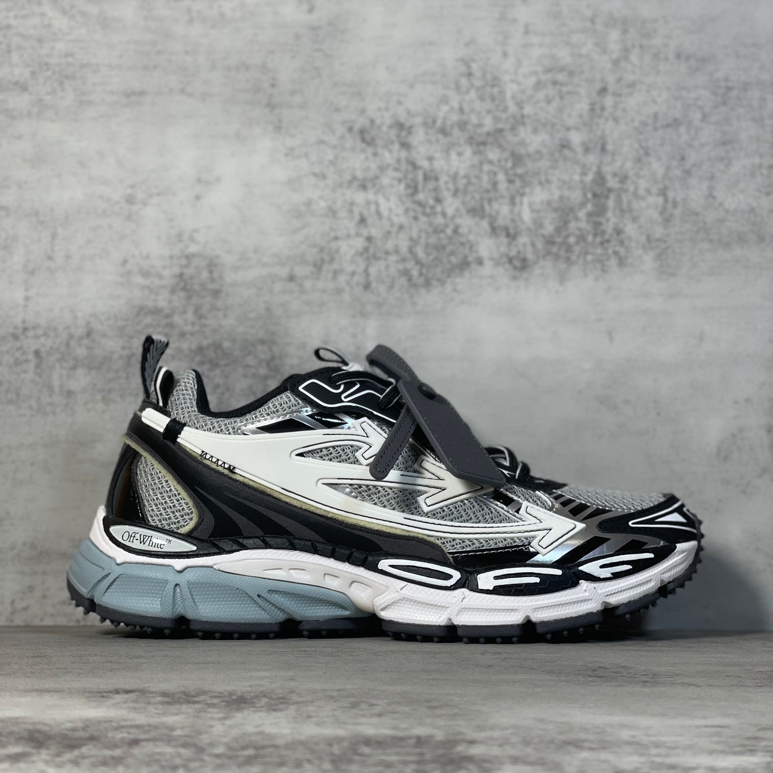 Off-White Be Right Back Paris Sneakers - DesignerGu