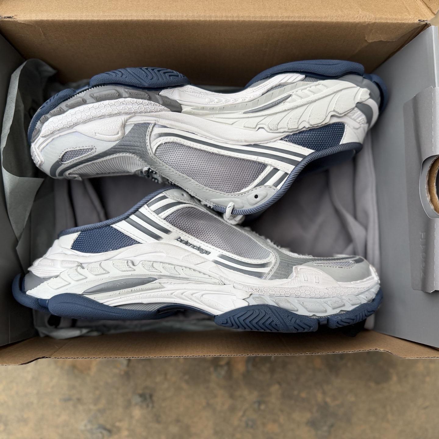 Balenciaga Triple S .2 Sandals - DesignerGu