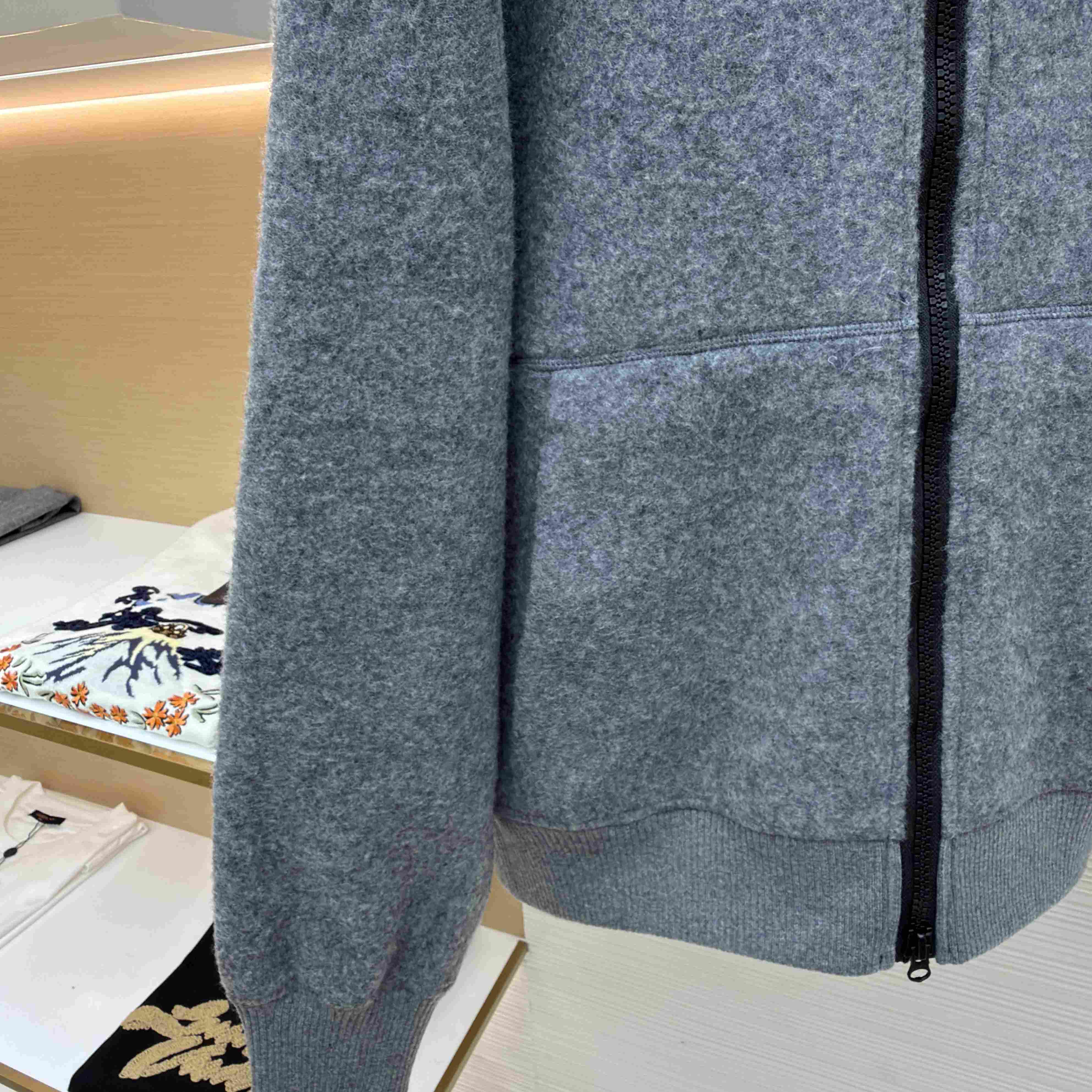 Canada Goose Chilliwack Fleece Hooded Bomber Jacket - DesignerGu
